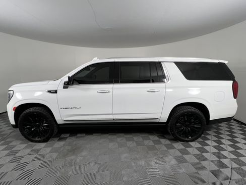 Used 2023 GMC Yukon XL Denali w/ Max Trailering Package AWD/4WD image 9