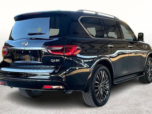 Certified 2023 INFINITI QX80 Premium Select w/ Cargo Package image 2