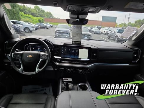 Used 2025 Chevrolet Silverado 1500 LTZ AWD/4WD image 10