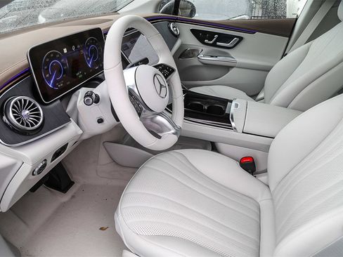 Used 2024 Mercedes-Benz EQE 350+ 4MATIC Sedan image 24