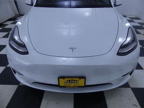 Used 2021 Tesla Model Y Long Range image 28