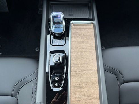New 2026 Volvo XC60 B5 Plus w/ Climate Package image 13