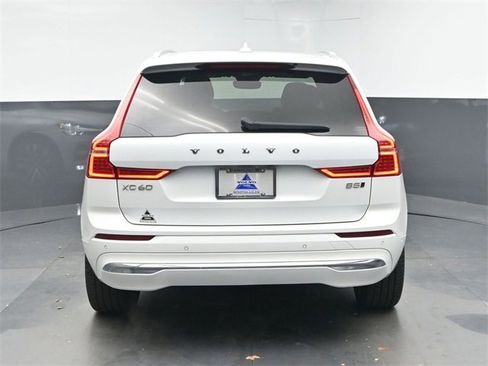 Used 2023 Volvo XC60 B5 Ultimate w/ Climate Package image 7