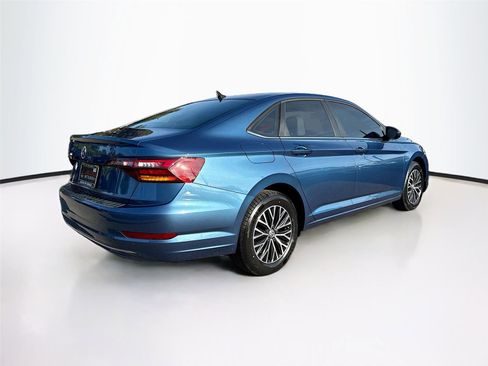 Used 2019 Volkswagen Jetta SE w/ Cold Weather Package image 7