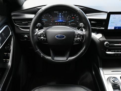 Used 2020 Ford Explorer XLT w/ Equipment Group 202A RWD image 6
