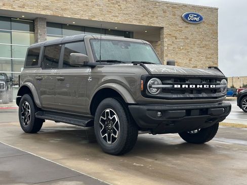 New 2025 Ford Bronco Outer Banks image 58