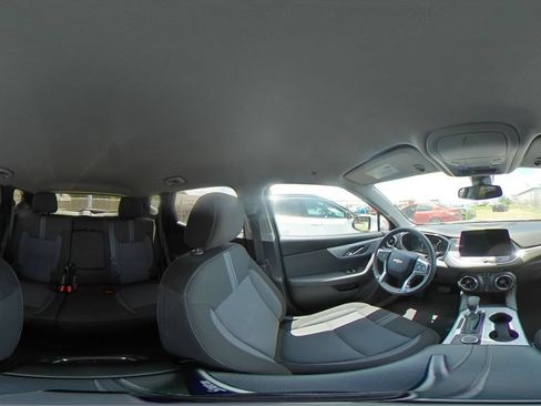 Used 2025 Chevrolet Blazer LT FWD image 36