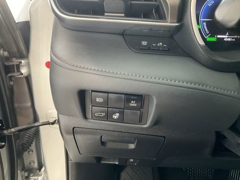 Used 2023 Toyota Highlander Limited image 10