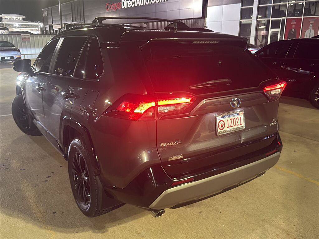 Used 2022 Toyota RAV4 SE AWD/4WD image 10
