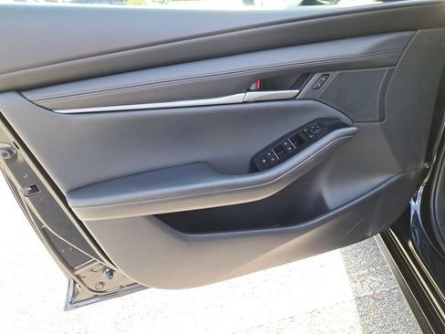 Certified 2025 MAZDA MAZDA3 s Sport image 19