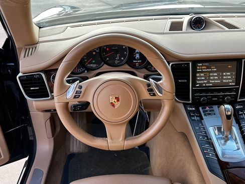 Used 2013 Porsche Panamera 4 Platinum Edition AWD/4WD image 12