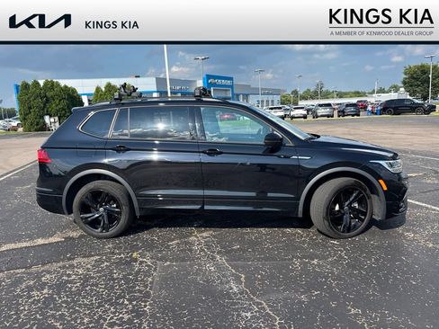 Used 2023 Volkswagen Tiguan SE R-Line AWD/4WD image 8