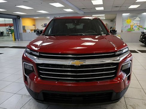 New 2025 Chevrolet Traverse LT w/ Enhanced Driving Package FWD image 8