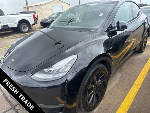 Used 2023 Tesla Model Y Long Range image 3