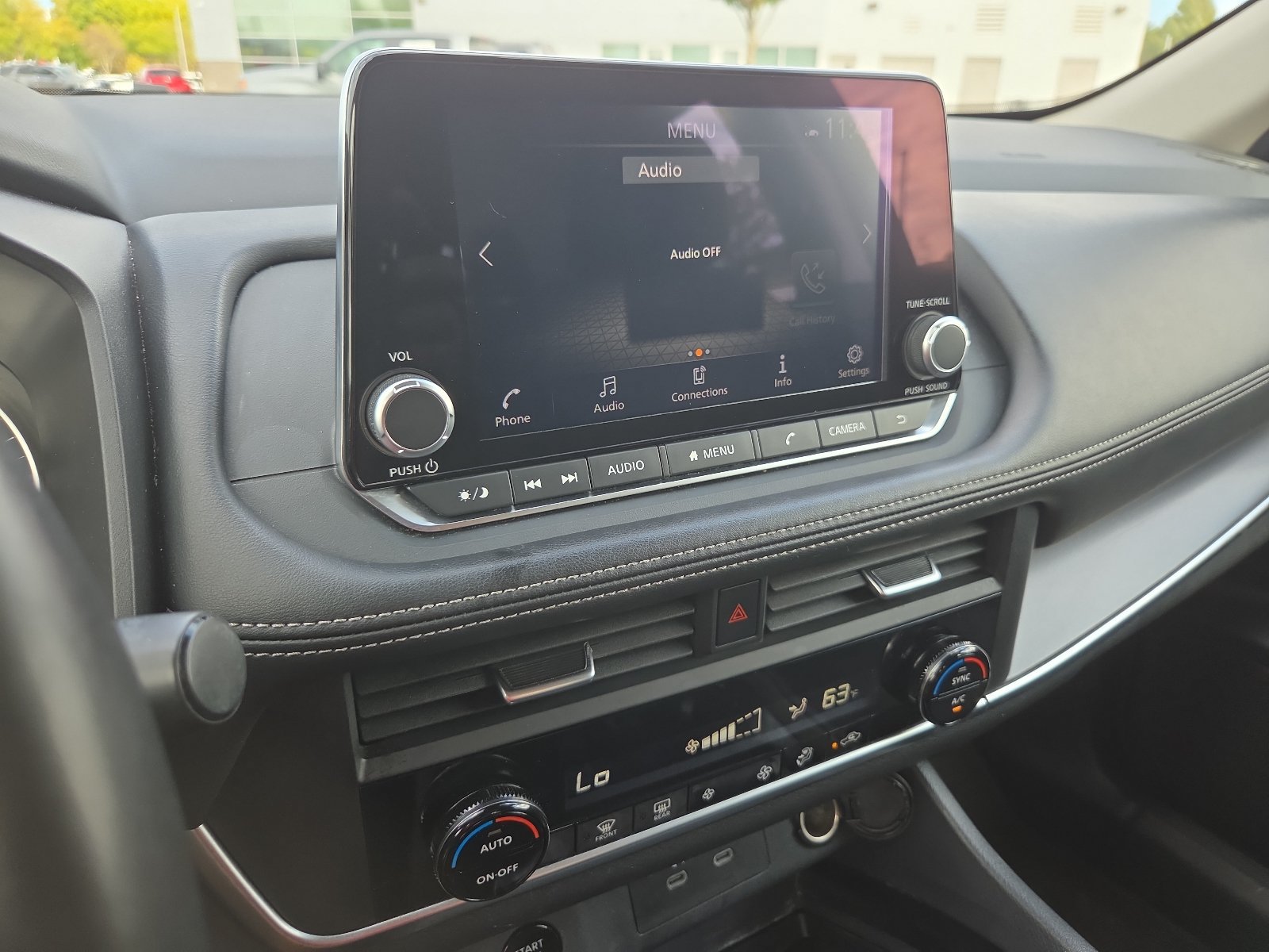 Used 2025 Nissan Rogue SV AWD/4WD image 16