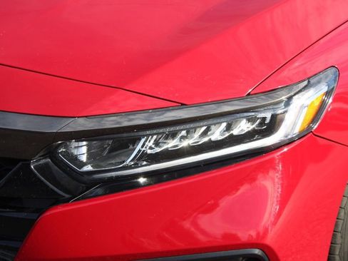 Used 2018 Honda Accord Sport image 18