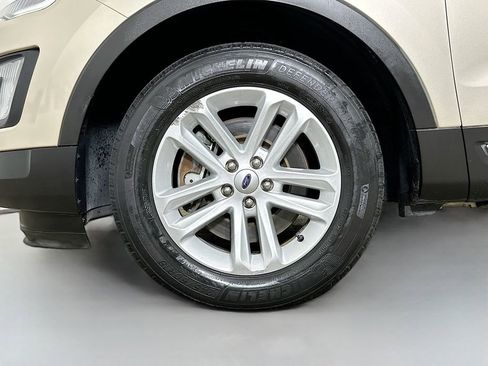 Used 2017 Ford Explorer XLT image 34