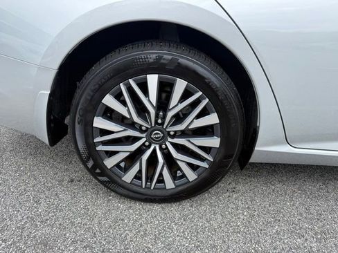 Certified 2025 Nissan Altima 2.5 SV FWD image 24