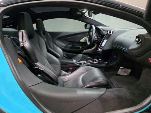 Used 2023 McLaren GT RWD image 16