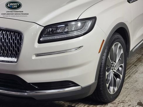 Used 2022 Lincoln Nautilus Reserve AWD/4WD image 9