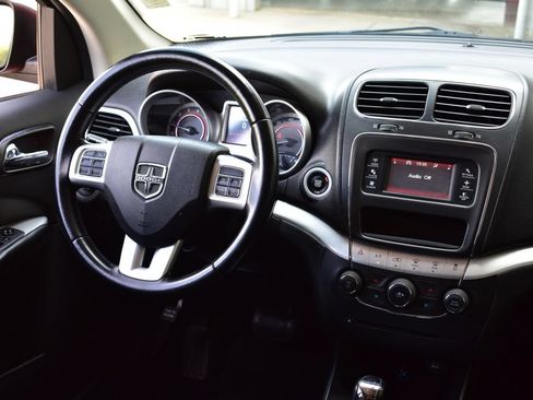 Used 2020 Dodge Journey SE w/ SE Popular Equipment Group FWD image 32