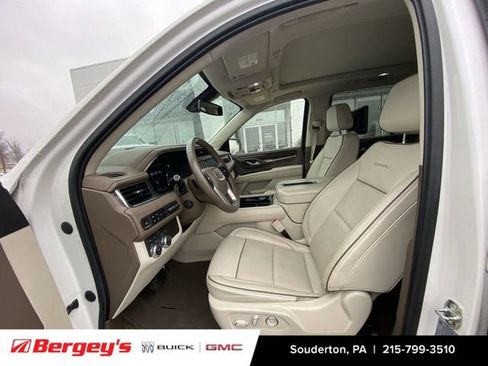Used 2021 GMC Yukon Denali w/ LPO, Illumination Package image 14
