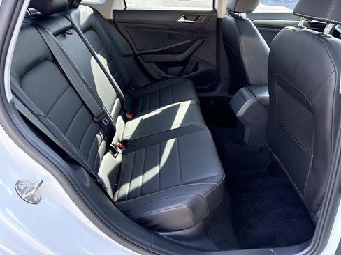 Used 2024 Volkswagen Jetta SE w/ Panoramic Sunroof Package image 21