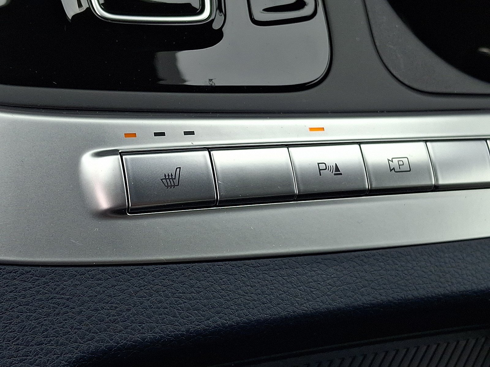 New 2026 Kia Carnival EX FWD image 10