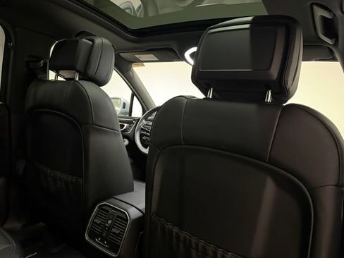 Certified 2026 Porsche Macan AWD/4WD image 27