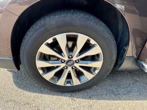 Used 2019 Subaru Outback 3.6R Touring AWD/4WD image 27