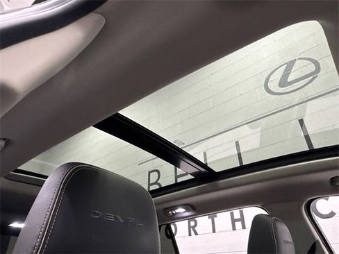 Used 2020 GMC Terrain Denali w/ Denali Premium Package image 9