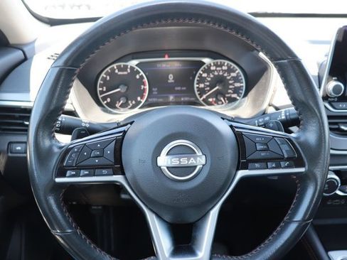Used 2024 Nissan Altima 2.5 SR FWD image 18