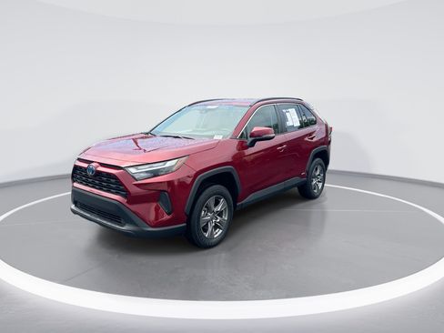 Used 2024 Toyota RAV4 LE AWD/4WD image 5