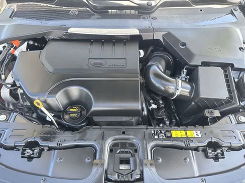 Used 2026 Land Rover Range Rover Evoque Dynamic SE AWD/4WD image 12