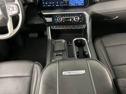 Used 2024 GMC Sierra 3500 Denali w/ Technology Package image 17