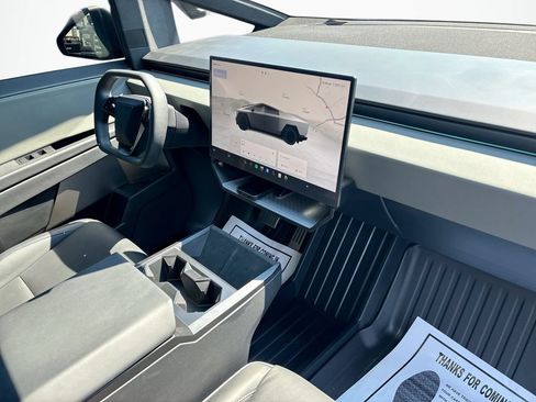 Used 2025 Tesla Cybertruck AWD Crew Cab image 13