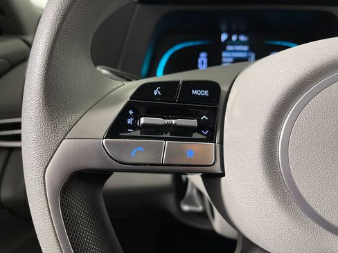 Used 2025 Hyundai Elantra Hybrid FWD image 28