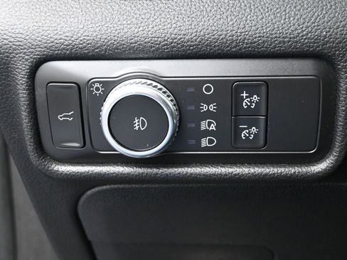 Used 2020 Ford Explorer XLT w/ Equipment Group 202A AWD/4WD image 16
