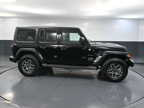 Used 2024 Jeep Wrangler Sahara AWD/4WD image 4