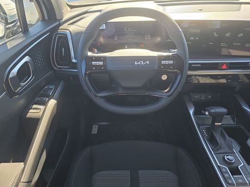 New 2026 Kia Sorento LX FWD image 15
