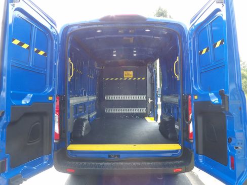 Used 2020 Ford Transit 250 Medium Roof image 11