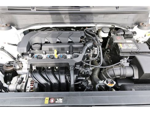 Certified 2025 Hyundai Venue SEL FWD image 34