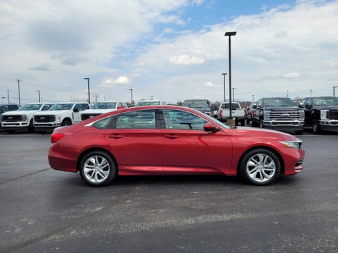 Used 2019 Honda Accord LX image 2