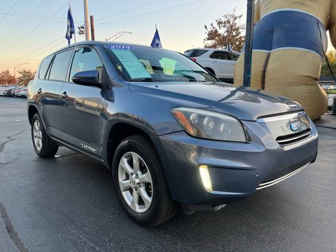 Used 2014 Toyota RAV4 EV image 8