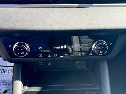 New 2026 Mitsubishi Outlander SE image 16