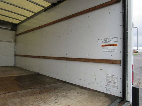 Used 2022 Ford E-350 and Econoline 350 Super Duty RWD image 18