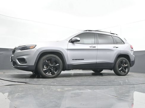 Used 2019 Jeep Cherokee Latitude Plus FWD image 28