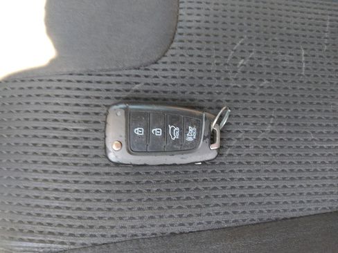 Used 2019 Hyundai Santa Fe SE FWD image 32