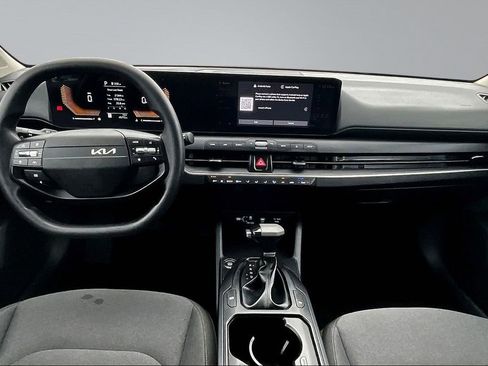 Used 2025 Kia K4 FWD image 8