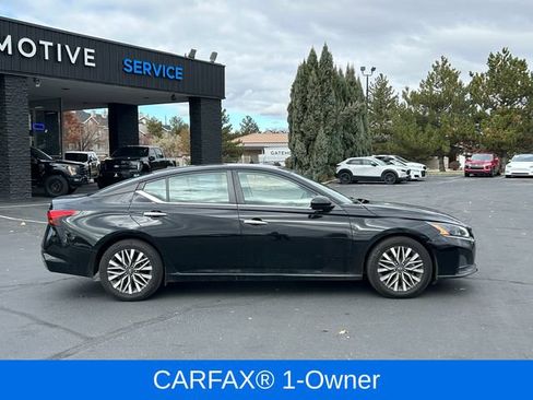 Used 2023 Nissan Altima 2.5 SV FWD image 2